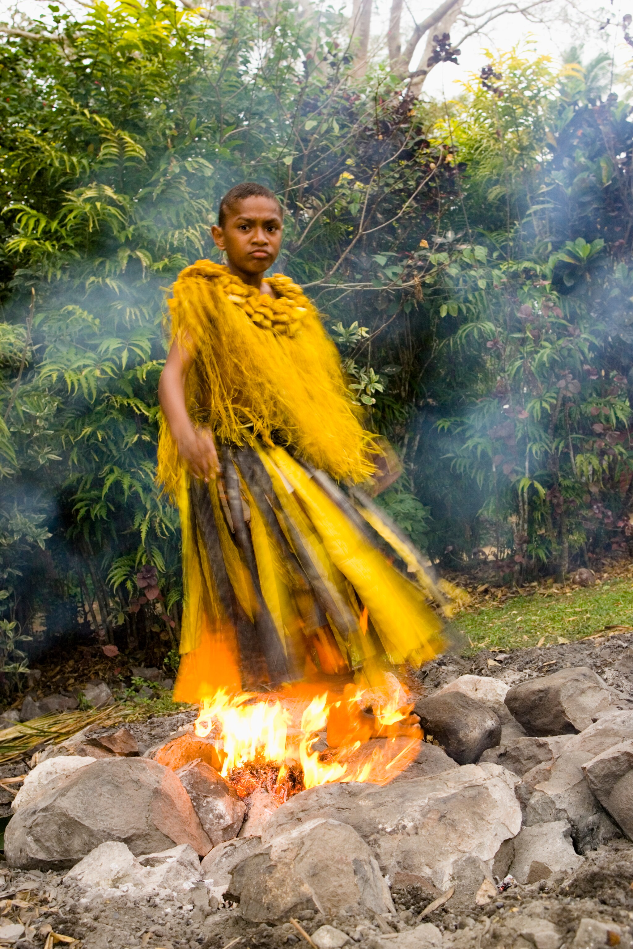 fantastic-fijian-culture-firewalker