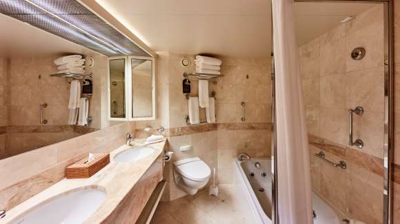 Queen Elizabeth Bathroom